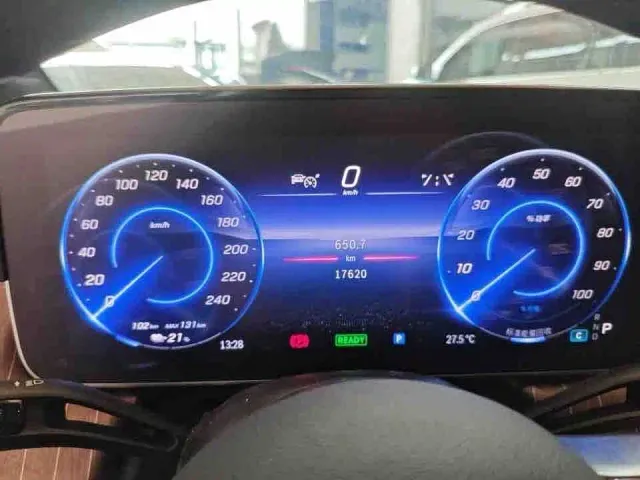 Mercedes-Benz EQE SUV — Фото автомобиля 19