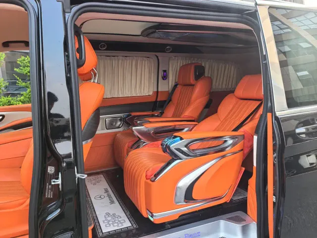 Mercedes-Benz V-Class — Фото автомобиля 12