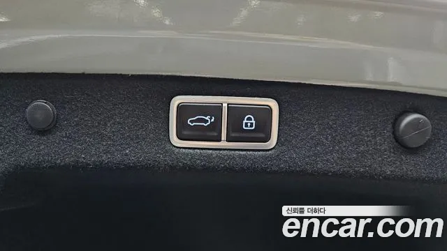 Hyundai Grandeur Grandeur (GN7) 2.5 Бензин 2WD — Фото автомобиля 20