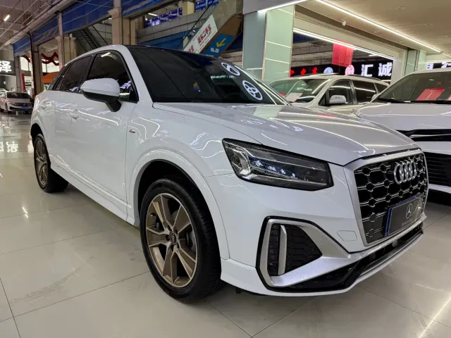 Audi Q2L — Фото автомобиля 3
