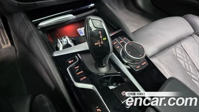 BMW 5 Series G30 — Фото автомобиля 12