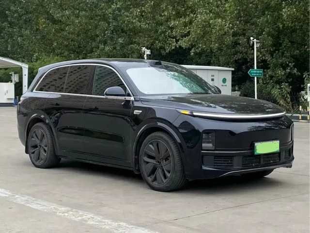 Li Auto L8 — Фото автомобиля 3