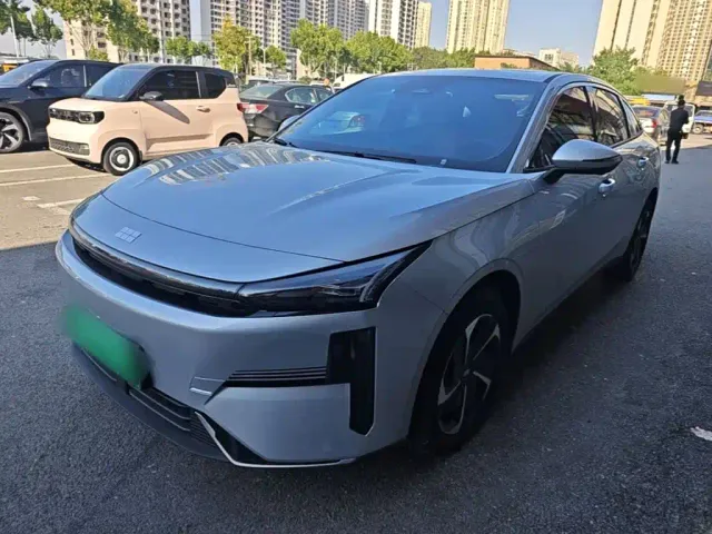 Фотография автомобиля — Geely Galaxy L6