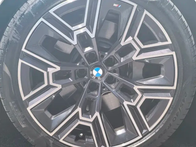 BMW 5 Series — Фото автомобиля 5
