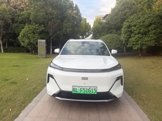 Фотография автомобиля — Geely Galaxy Starship 7 EM-i
