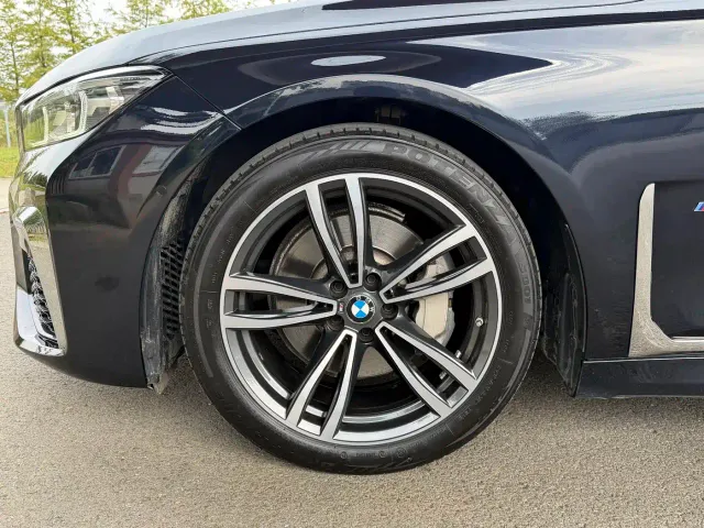 BMW 7 Series — Фото автомобиля 16