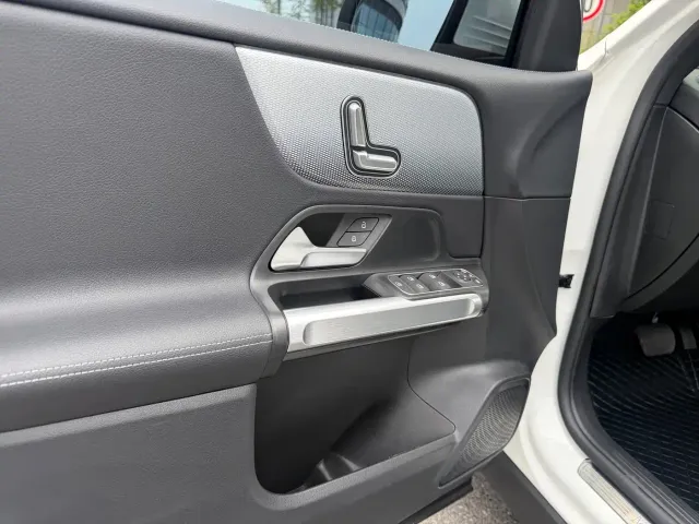 Mercedes-Benz GLB-Class — Фото автомобиля 8