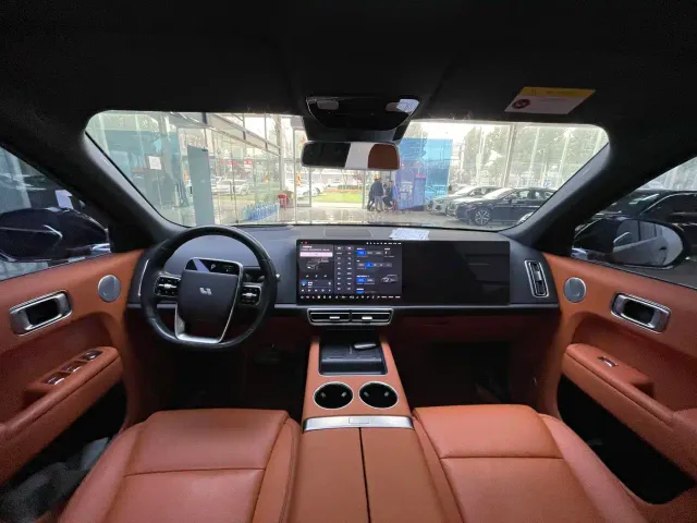 Li Auto L9 — Фото автомобиля 12