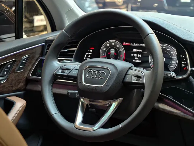 Audi Q7 — Фото автомобиля 22