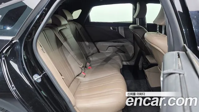 Kia K8 Hybrid — Фото автомобиля 12
