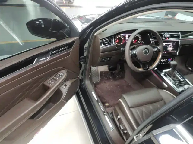 Volkswagen Phideon — Фото автомобиля 15
