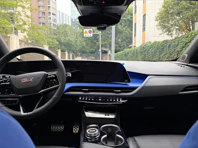 Cadillac GT4 — Фото автомобиля 18