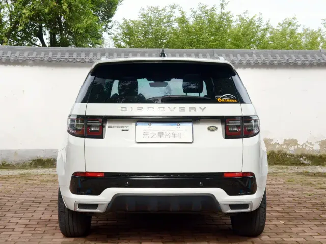 Land Rover Discovery Sport — Фото автомобиля 11