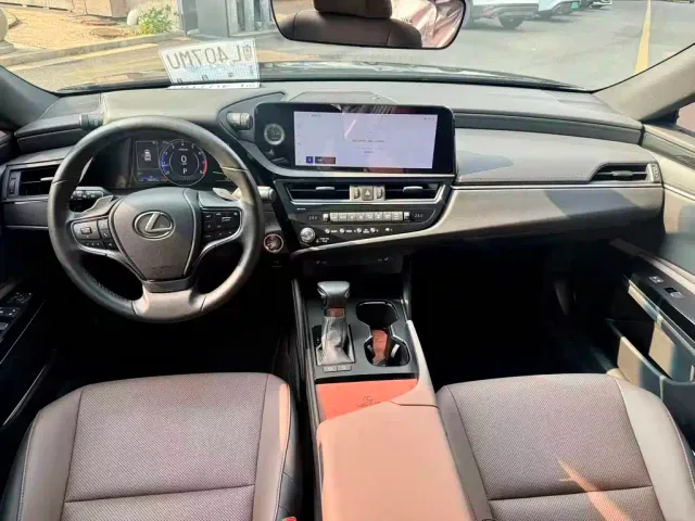 Lexus ES — Фото автомобиля 5