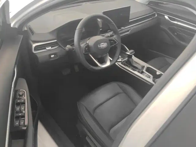 Geely Emgrand — Фото автомобиля 9