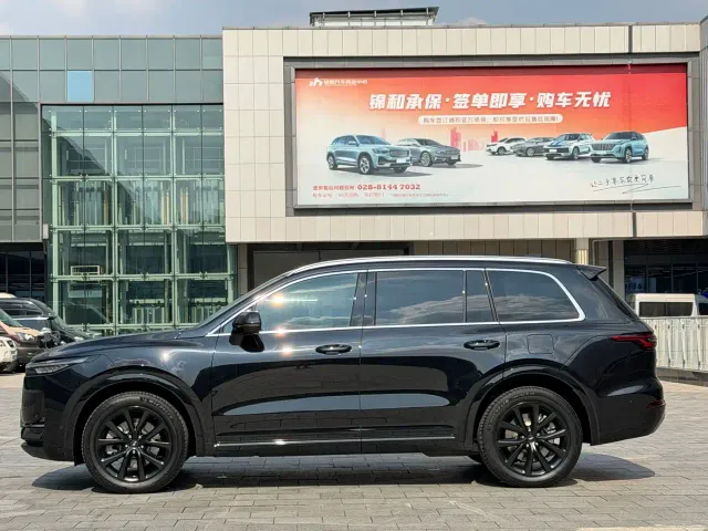 Li Auto ONE — Фото автомобиля 7