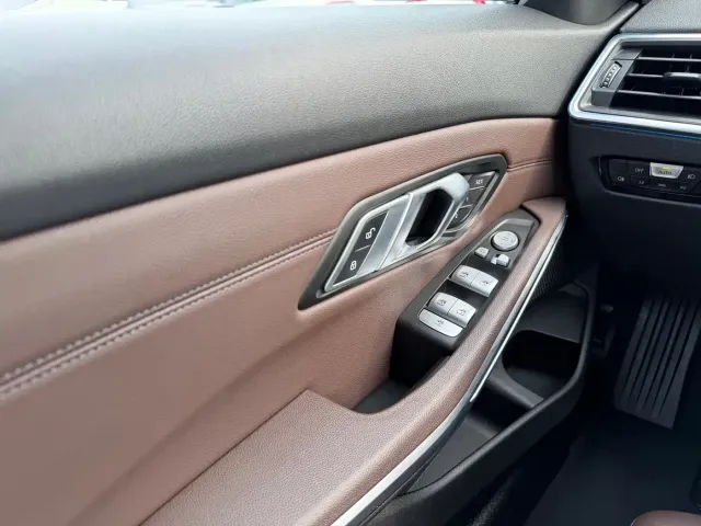 BMW 3 Series — Фото автомобиля 10