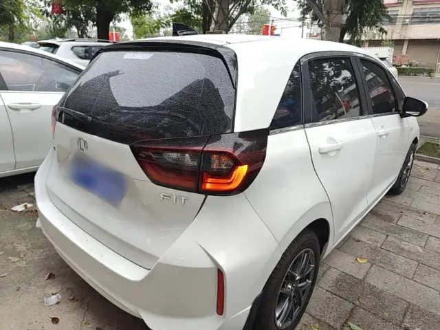 Honda Fit — Фото автомобиля 6