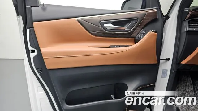 Toyota Alphard — Фото автомобиля 19