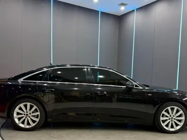 Audi A6L — Фото автомобиля 4