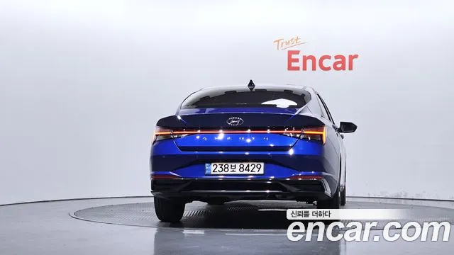 Hyundai Avante CN7 — Фото автомобиля 4