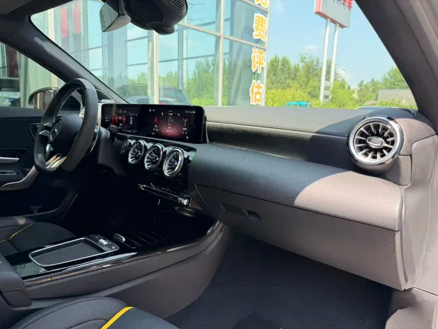 Mercedes-Benz A-Class AMG — Фото автомобиля 9