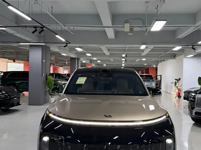 Li Auto L9 — Фото автомобиля 2