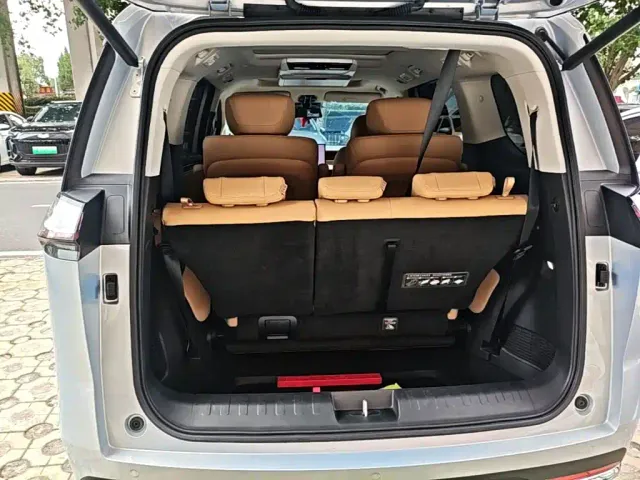 GAC Trumpchi E8 — Фото автомобиля 18