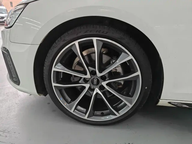 Audi A4L — Фото автомобиля 12