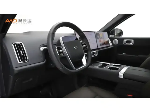 Li Auto L8 — Фото автомобиля 6