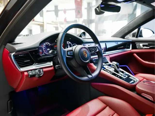 Porsche Panamera — Фото автомобиля 10