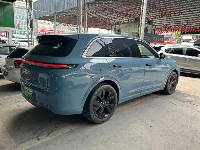 Li Auto L7 — Фото автомобиля 6