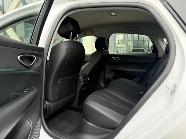 BYD Seal 05 DM-i — Фото автомобиля 5