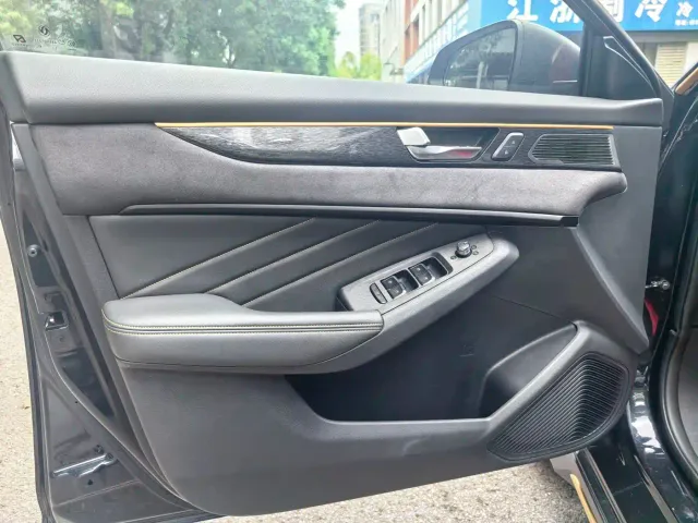 Dongfeng Yixuan MAX — Фото автомобиля 18
