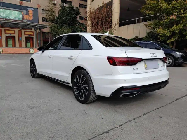 Audi A4L — Фото автомобиля 15