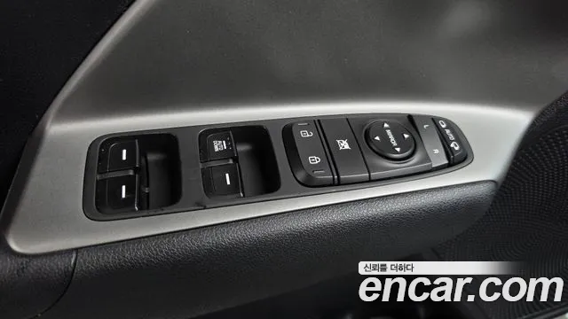 Kia Niro — Фото автомобиля 28