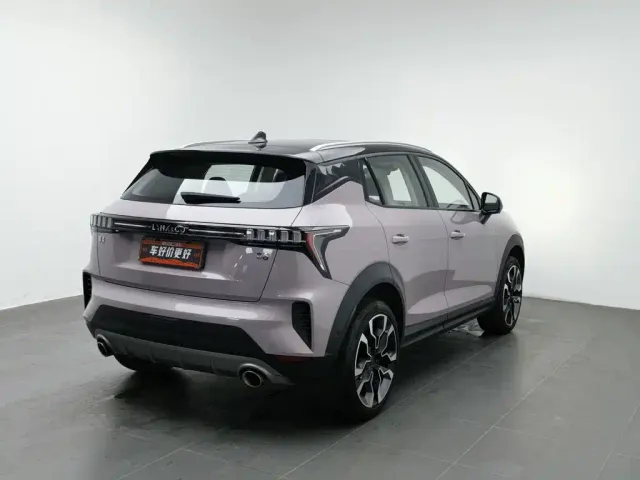 Lynk & Co 06 — Фото автомобиля 2