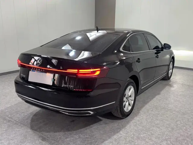 Volkswagen Passat — Фото автомобиля 6
