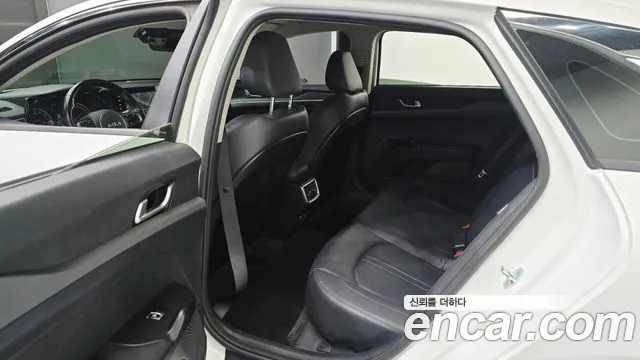 Kia K5 K5 3 поколение 2.0 LPI(Для проката) — Фото автомобиля 11
