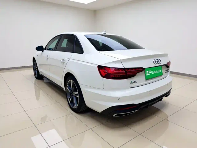 Audi A4L — Фото автомобиля 4