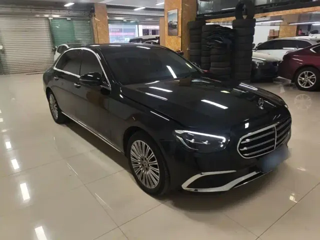 Mercedes-Benz E-Class — Фото автомобиля 22