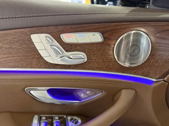 Mercedes-Benz E-Class — Фото автомобиля 7