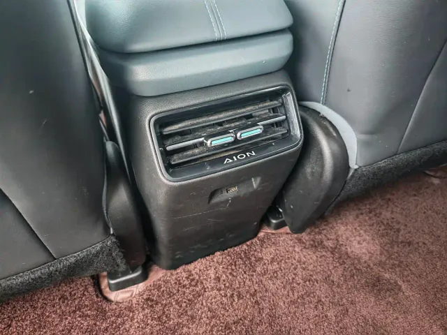 GAC Aion Y — Фото автомобиля 16