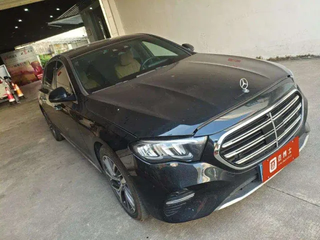 Mercedes-Benz E-Class — Фото автомобиля 8