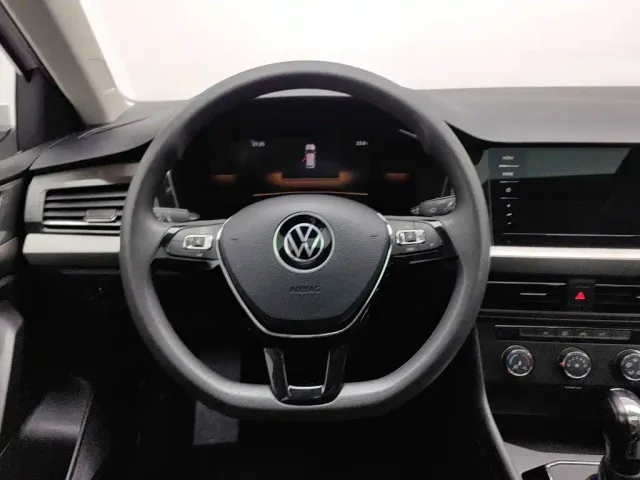 Volkswagen Lavida — Фото автомобиля 11