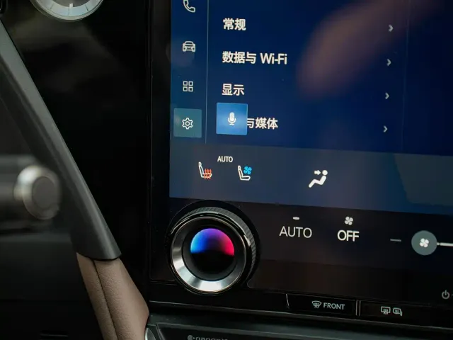 Lexus ES — Фото автомобиля 20