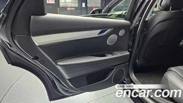 Genesis G80 Electrified G80 (RG3) — Фото автомобиля 14