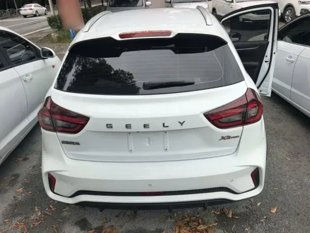 Geely Vision X3 — Фото автомобиля 5