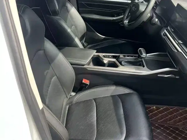 Geely Emgrand — Фото автомобиля 8