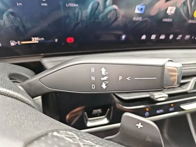 Buick LaCrosse 2026 Model 28T Platinum Edition — Фото автомобиля 13